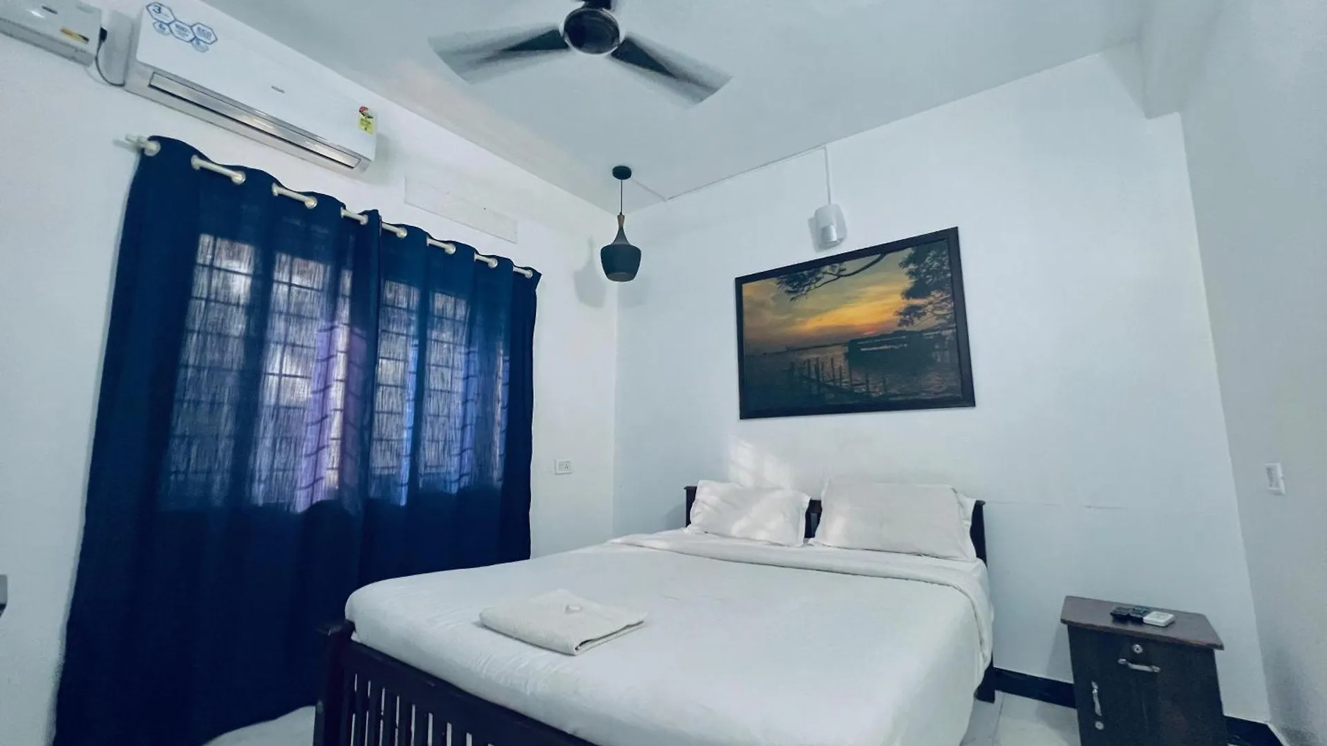 Solo Ace Hotel Kochi 2*,  Hindistan